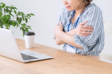 夏のプチ不調〜冷えと女性ホルモンの関係